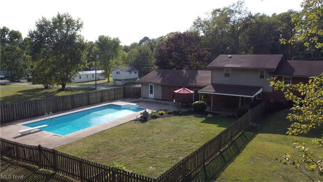 964 Johnsonville Road, Chester, WV 26034