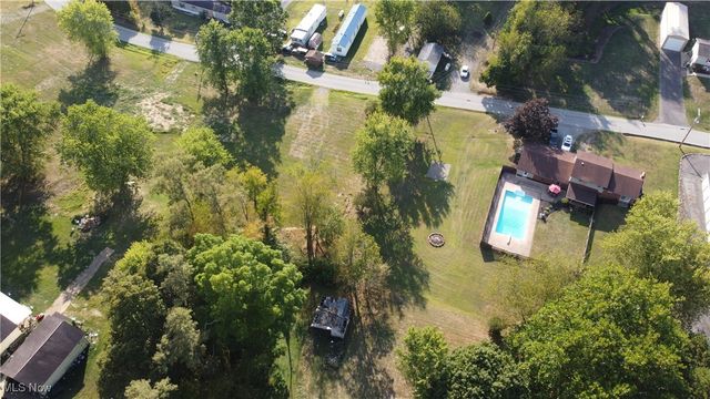 964 Johnsonville Road, Chester, WV 26034