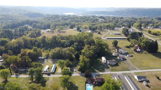 964 Johnsonville Road, Chester, WV 26034