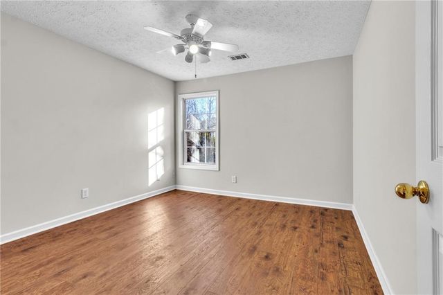 1050 Daventry Crossing, Woodstock, GA 30188