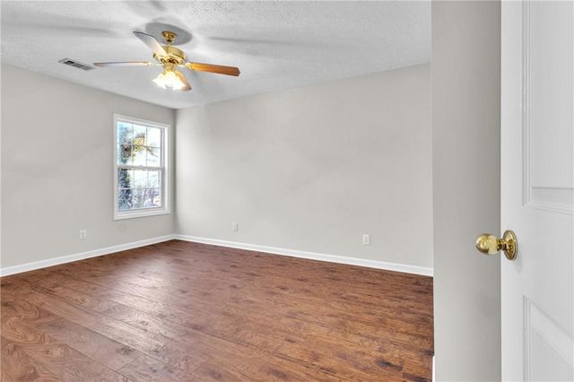 1050 Daventry Crossing, Woodstock, GA 30188