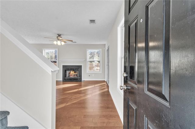 1050 Daventry Crossing, Woodstock, GA 30188