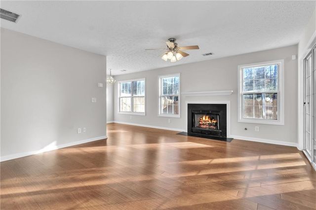 1050 Daventry Crossing, Woodstock, GA 30188