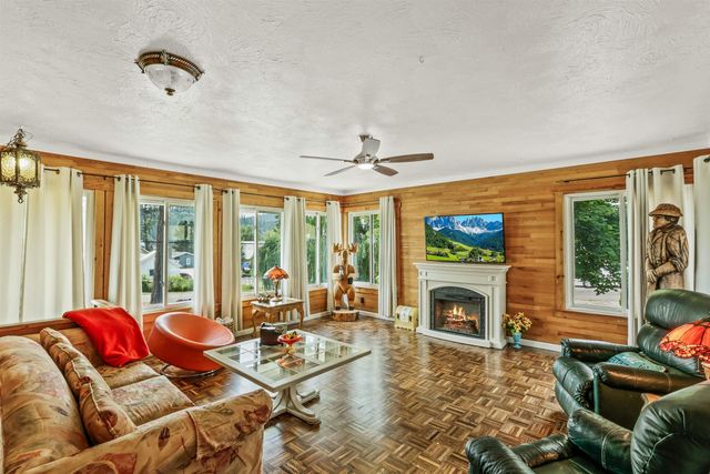 40540 Lakeside Rd, Loon Lake, WA 99148