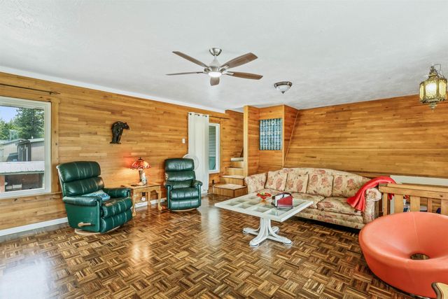 40540 Lakeside Rd, Loon Lake, WA 99148