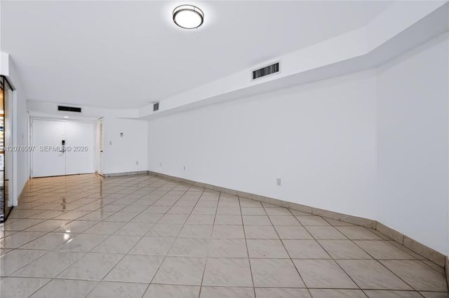 6423 Collins Avenue 1702, Miami Beach, FL 33141