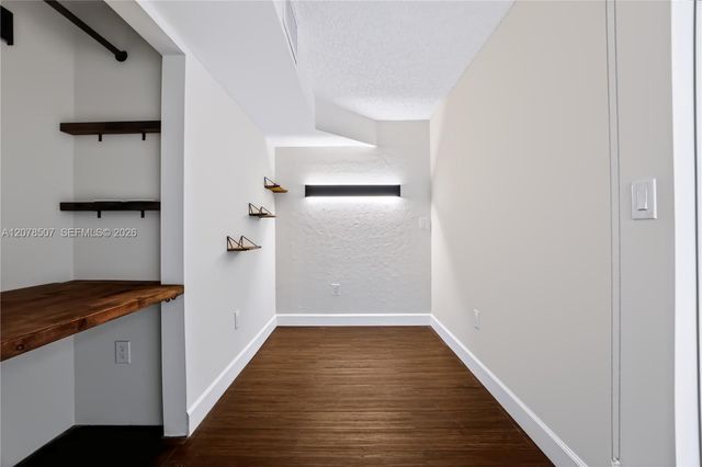 6423 Collins Avenue 1702, Miami Beach, FL 33141