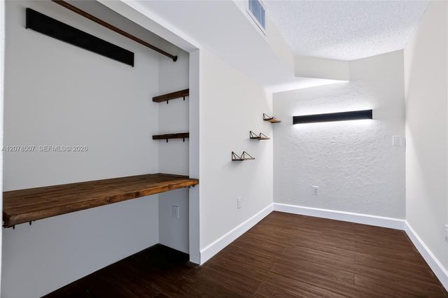 6423 Collins Avenue 1702, Miami Beach, FL 33141