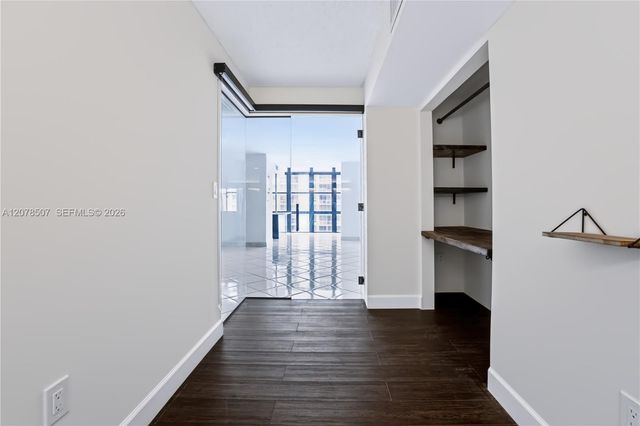6423 Collins Avenue 1702, Miami Beach, FL 33141