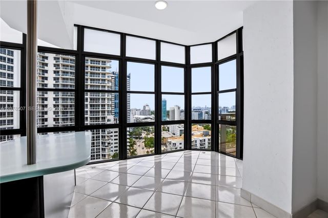 6423 Collins Avenue 1702, Miami Beach, FL 33141
