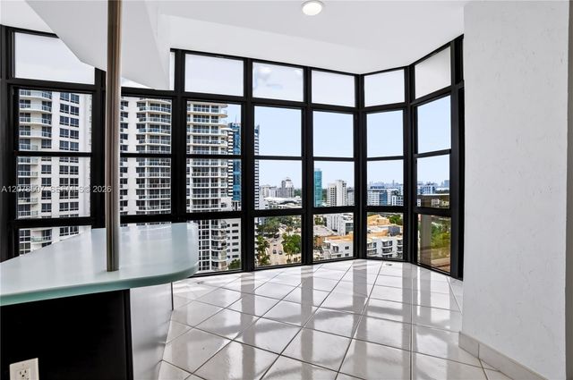 6423 Collins Avenue 1702, Miami Beach, FL 33141