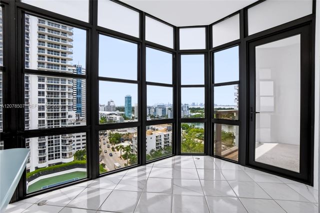 6423 Collins Avenue 1702, Miami Beach, FL 33141