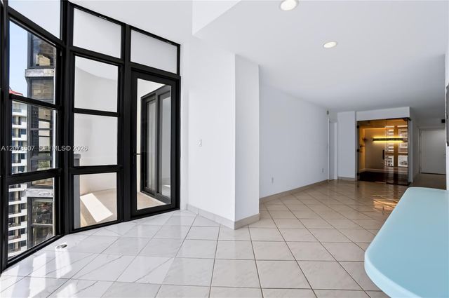 6423 Collins Avenue 1702, Miami Beach, FL 33141