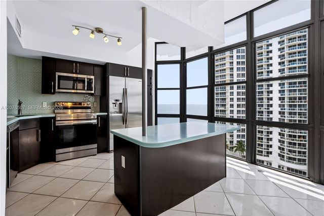 6423 Collins Avenue 1702, Miami Beach, FL 33141
