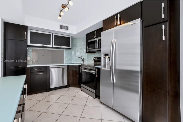 6423 Collins Avenue 1702, Miami Beach, FL 33141