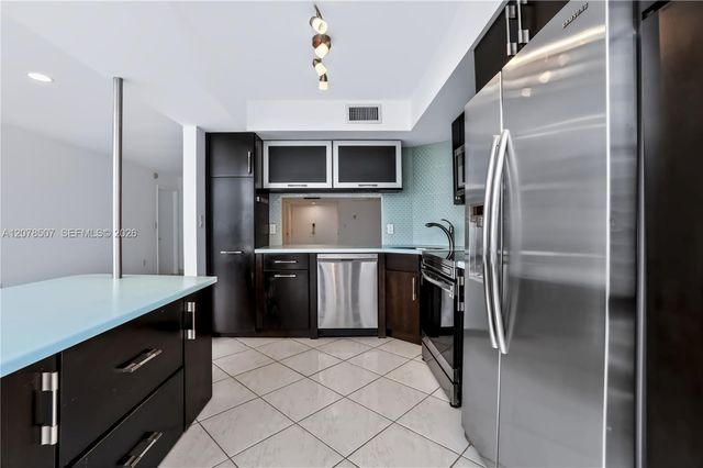 6423 Collins Avenue 1702, Miami Beach, FL 33141
