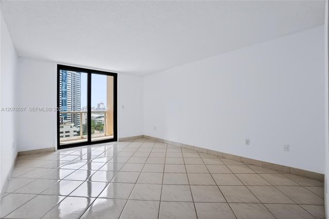 6423 Collins Avenue 1702, Miami Beach, FL 33141