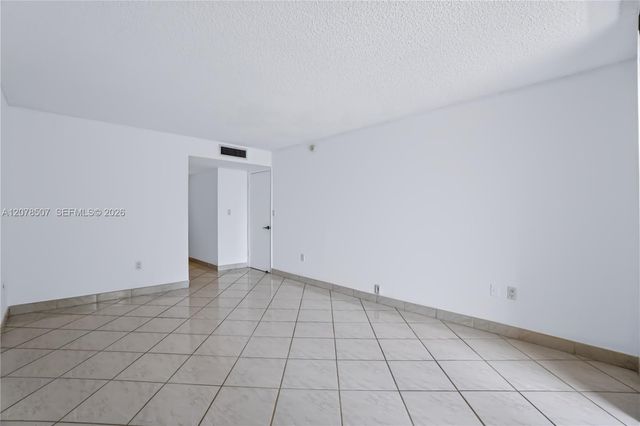 6423 Collins Avenue 1702, Miami Beach, FL 33141