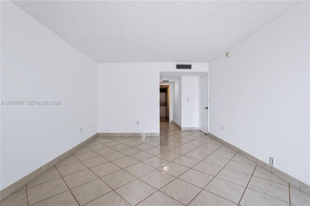 6423 Collins Avenue 1702, Miami Beach, FL 33141