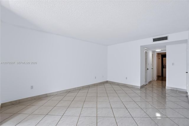 6423 Collins Avenue 1702, Miami Beach, FL 33141