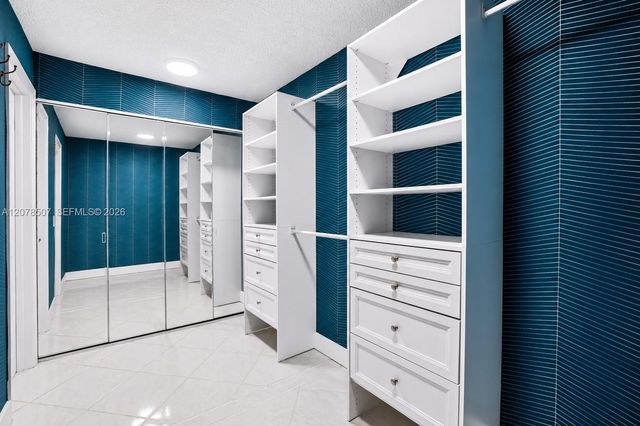 6423 Collins Avenue 1702, Miami Beach, FL 33141
