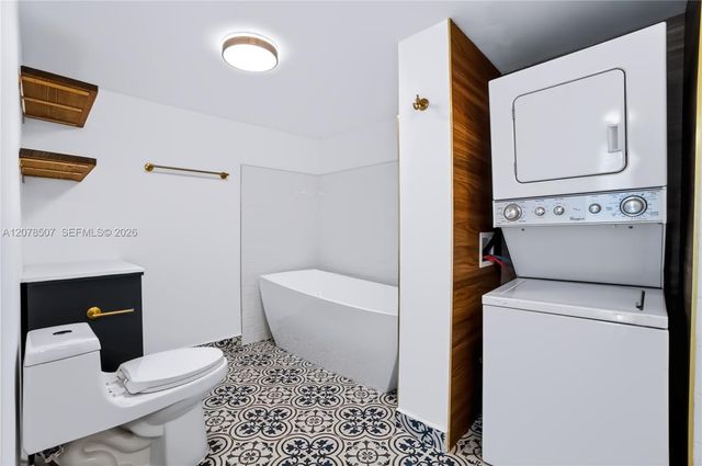 6423 Collins Avenue 1702, Miami Beach, FL 33141