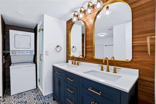 6423 Collins Avenue 1702, Miami Beach, FL 33141