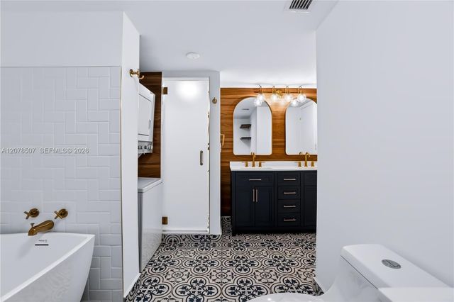 6423 Collins Avenue 1702, Miami Beach, FL 33141