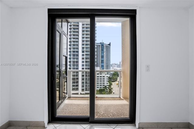 6423 Collins Avenue 1702, Miami Beach, FL 33141