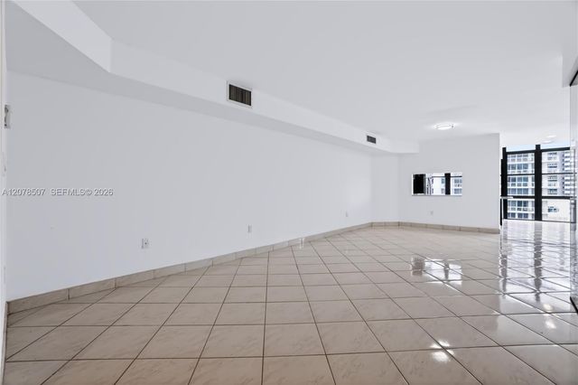 6423 Collins Avenue 1702, Miami Beach, FL 33141