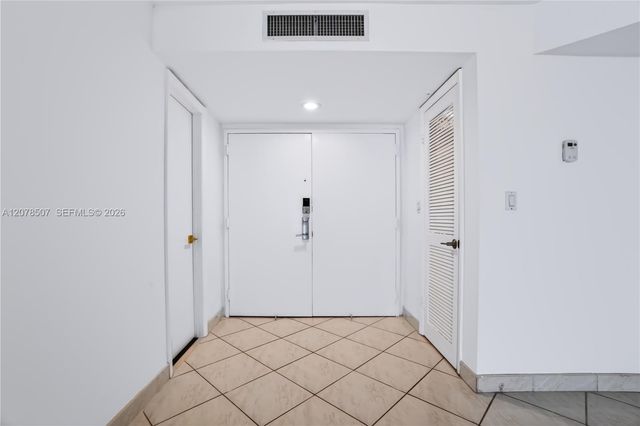 6423 Collins Avenue 1702, Miami Beach, FL 33141