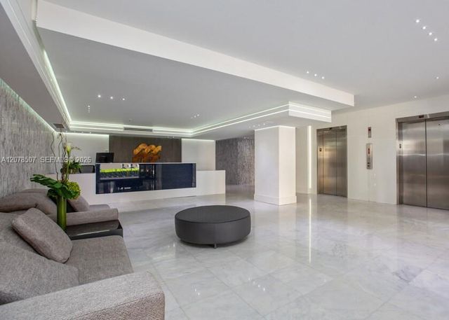 6423 Collins Avenue 1702, Miami Beach, FL 33141