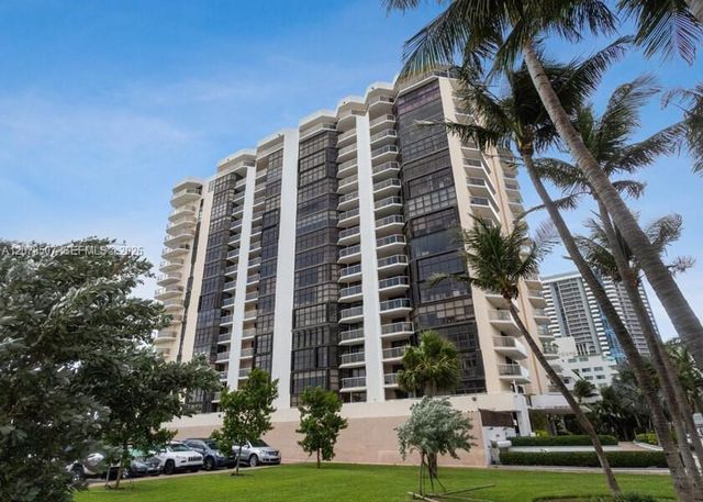6423 Collins Avenue 1702, Miami Beach, FL 33141