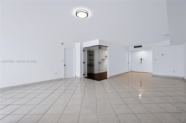 6423 Collins Avenue 1702, Miami Beach, FL 33141