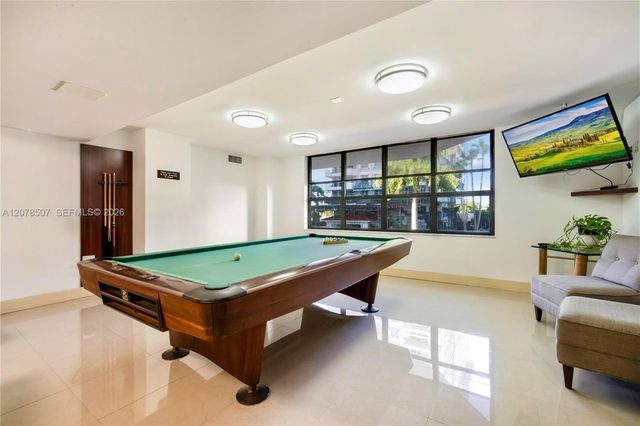 6423 Collins Avenue 1702, Miami Beach, FL 33141