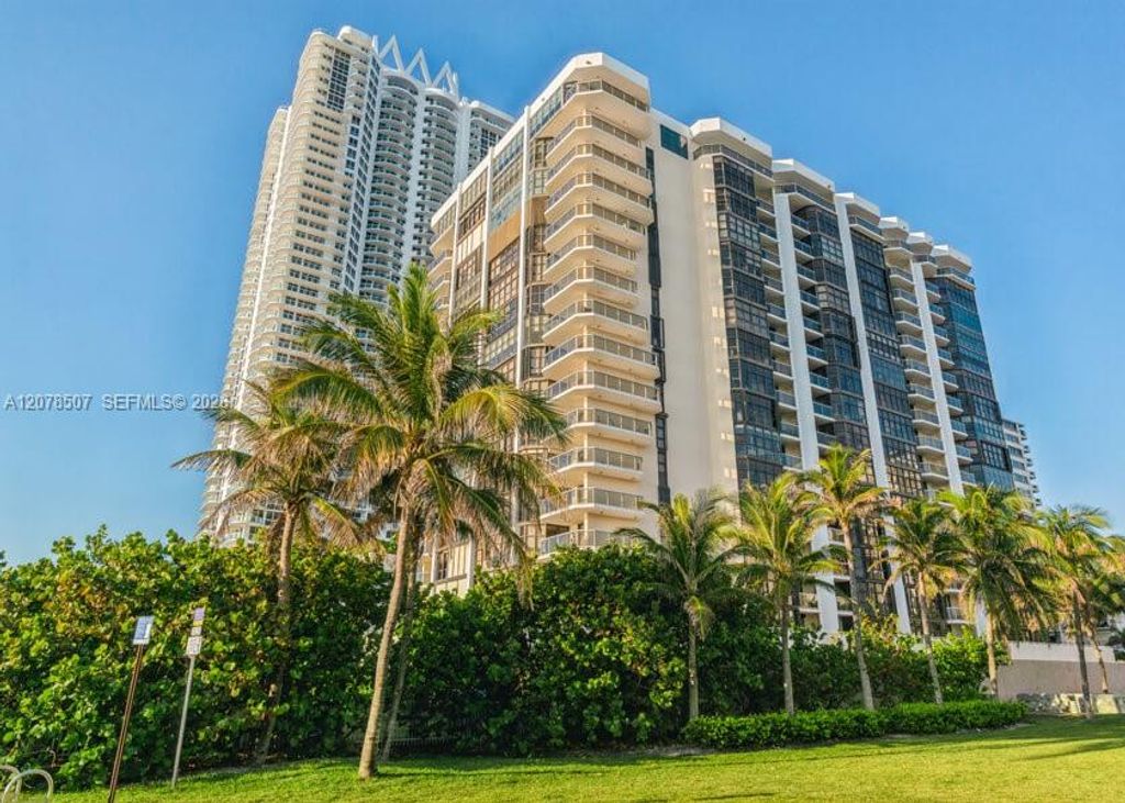 6423 Collins Avenue 1702, Miami Beach, FL 33141