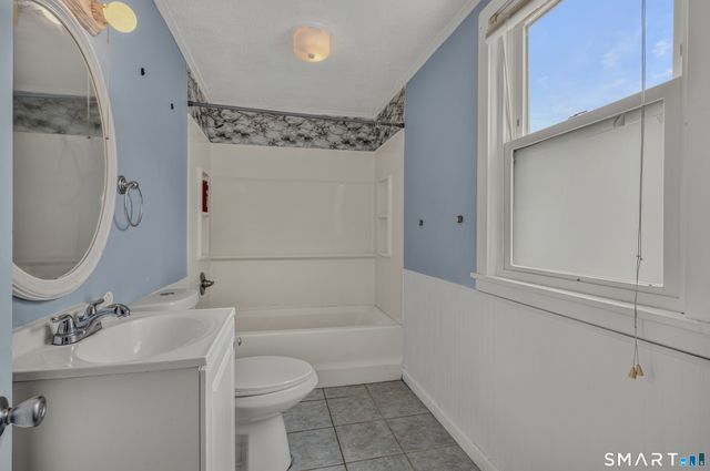 10 Swan Avenue, Old Lyme, CT 06371