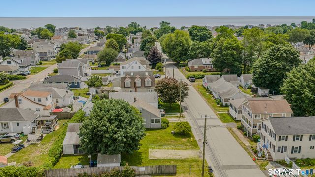 10 Swan Avenue, Old Lyme, CT 06371