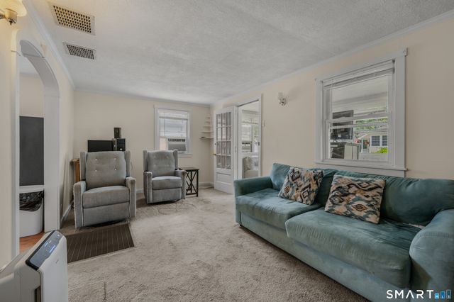 10 Swan Avenue, Old Lyme, CT 06371