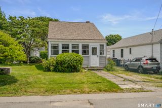10 Swan Avenue, Old Lyme, CT 06371