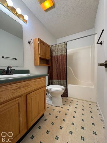 6214 Rolling Meadow Lane, Indianapolis, IN 46237