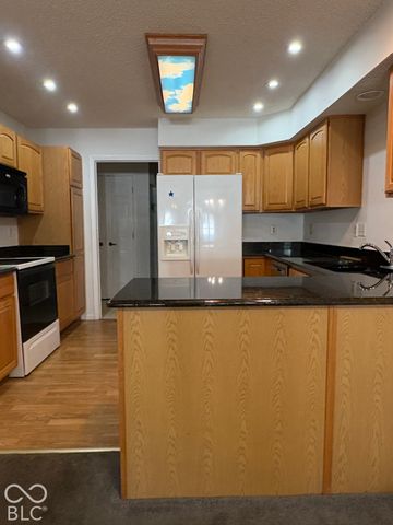 6214 Rolling Meadow Lane, Indianapolis, IN 46237