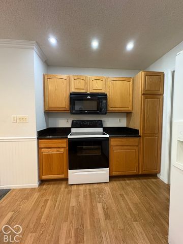 6214 Rolling Meadow Lane, Indianapolis, IN 46237