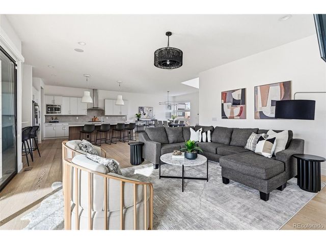 6075 Beeler St, Denver, CO 80238