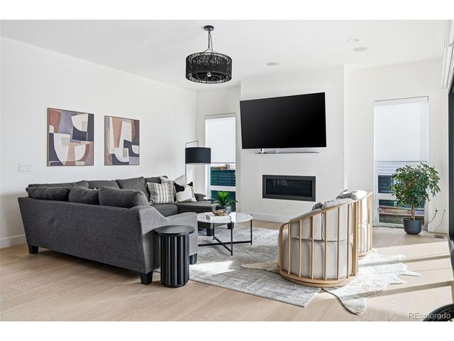 6075 Beeler St, Denver, CO 80238