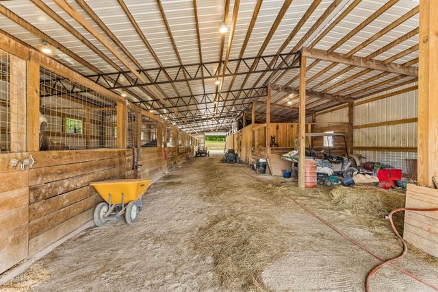 950 Old Agnew Rd, Pulaski, TN 38478