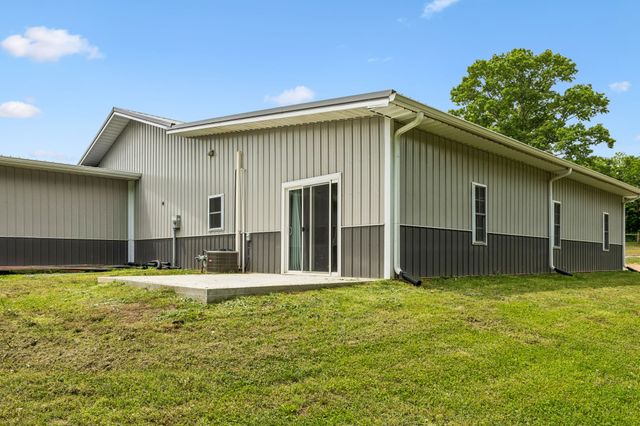 950 Old Agnew Rd, Pulaski, TN 38478