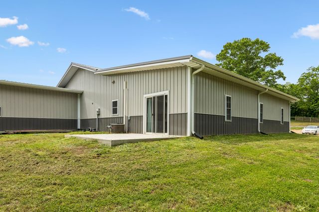950 Old Agnew Rd, Pulaski, TN 38478