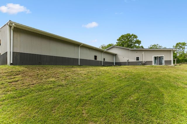 950 Old Agnew Rd, Pulaski, TN 38478