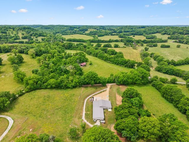 950 Old Agnew Rd, Pulaski, TN 38478